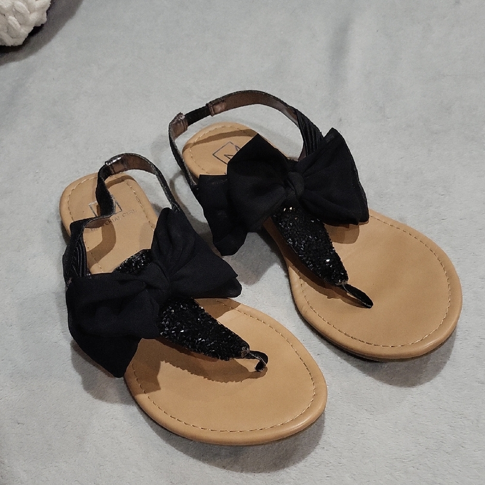 Material Girl Elegant Black Sandals with Bow Accent